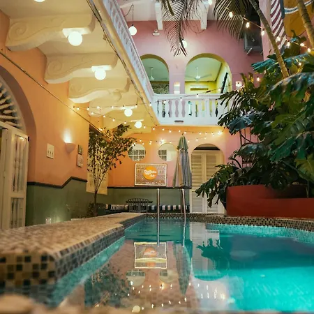 Casa Movida Hostel *