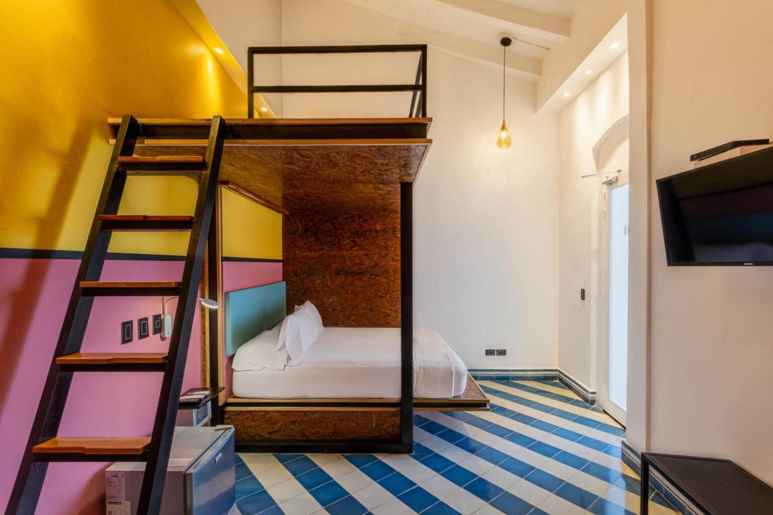 Casa Movida Hostal