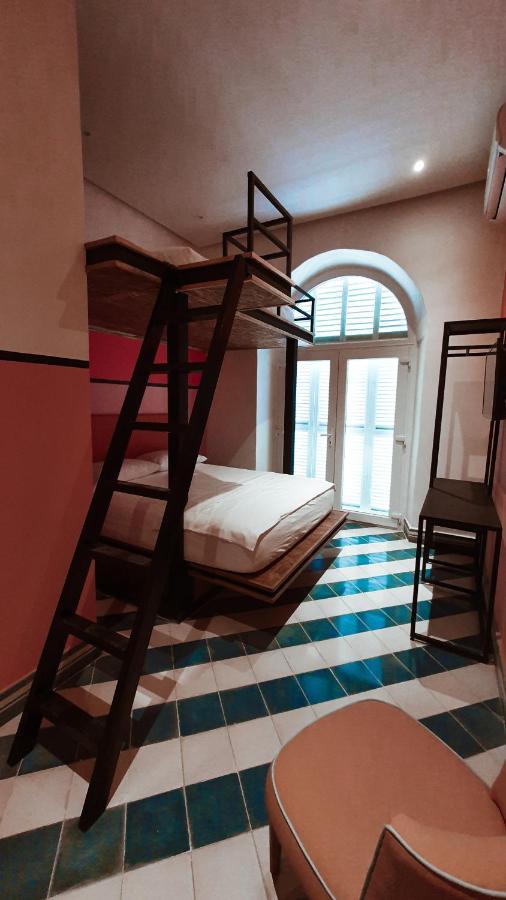 Casa Movida Hostal *