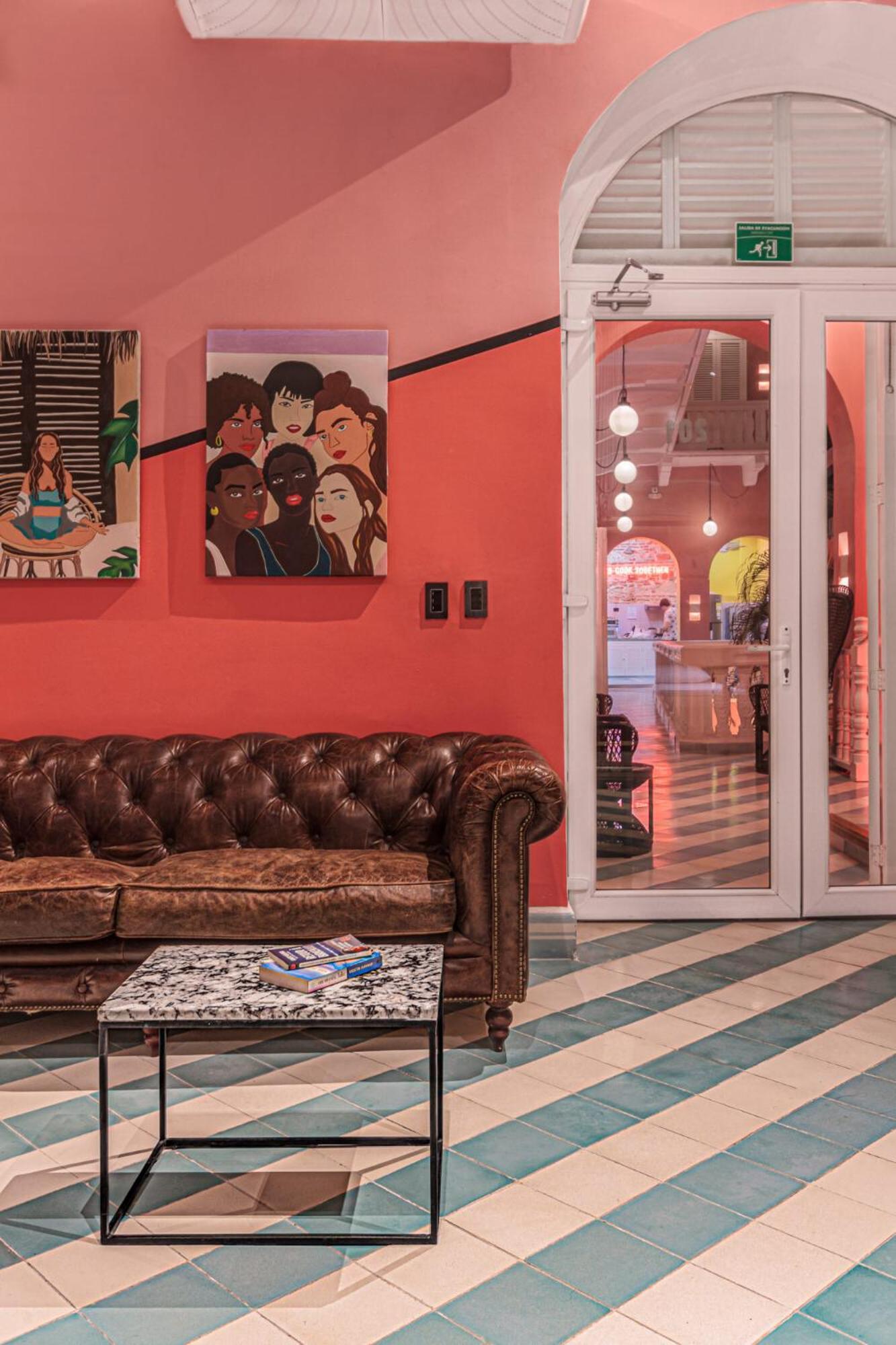 Casa Movida Hostal
