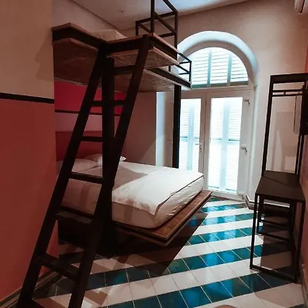 Casa Movida Hostel *