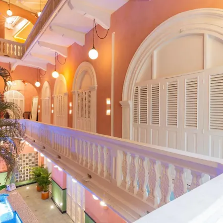 Casa Movida Hostel *